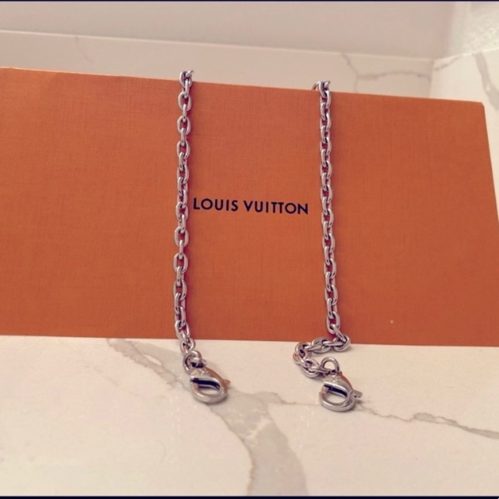 Authentic Louis Vuitton Silver Chain.